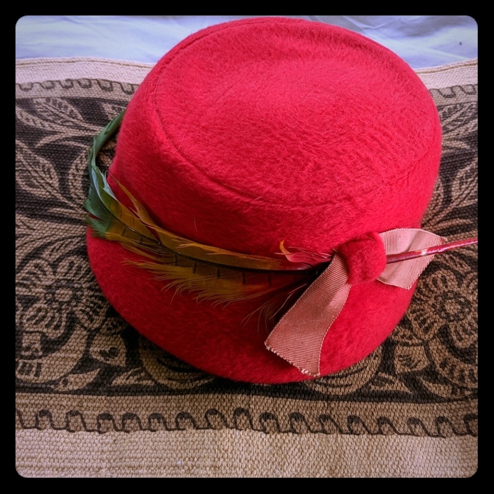 🍷Antique Vintage red 1920's flapper hat🍷